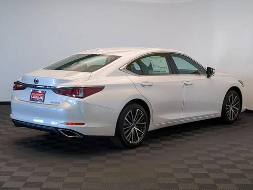 2025 Lexus ES 350 Base