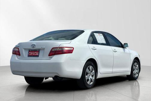 Super White 2009 Toyota Camry LE