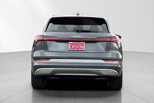2019 Audi e-tron Premium Plus