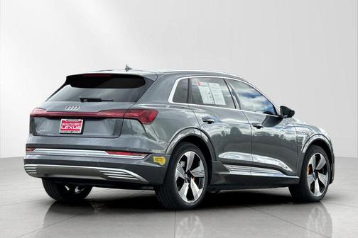2019 Audi e-tron Premium Plus