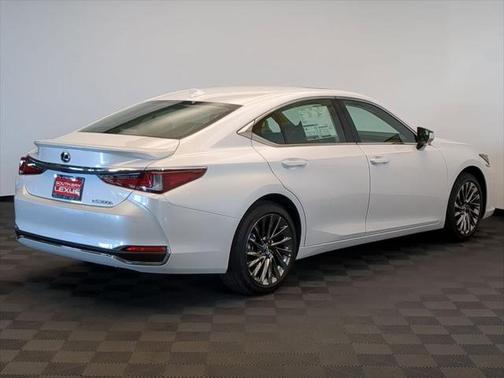 2025 Lexus ES 300h Luxury