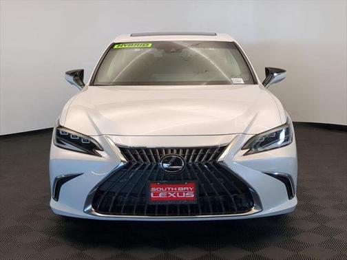 2025 Lexus ES 300h Luxury