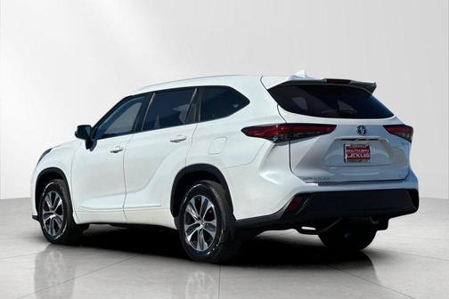2023 Toyota Highlander Hybrid XLE