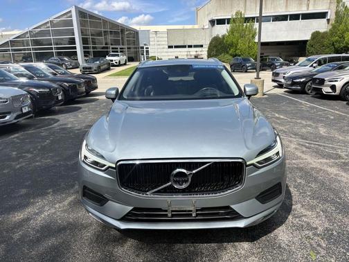 Electric Silver Metallic 2018 Volvo XC60 T6 Momentum
