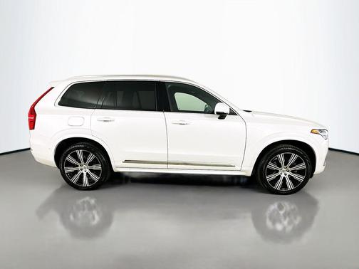 Crystal White Metallic 2023 Volvo XC90 B6 Ultimate 7-Seater