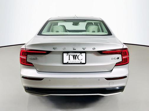 Silver Dawn Metallic 2025 Volvo S60 B5 Plus