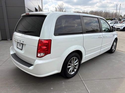 Bright White Clearcoat 2014 Dodge Grand Caravan AVP/SE