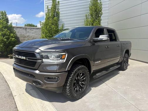 Granite Crystal Metallic Clearcoat 2020 RAM 1500 Laramie