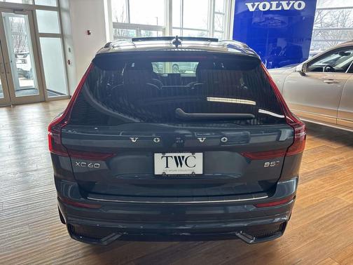 2026 Volvo XC60 B5 Core