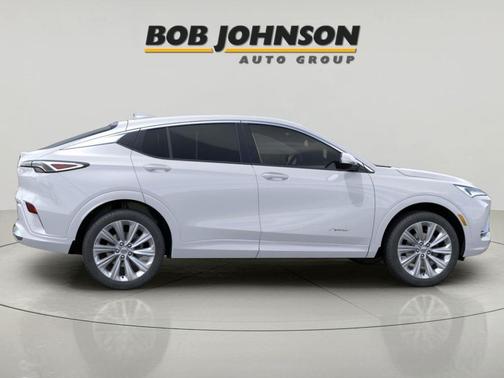 White Frost Tricoat 2026 Buick Envista Avenir FWD