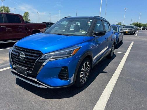 Electric Blue Metallic/Super Black 2023 Nissan Kicks SR