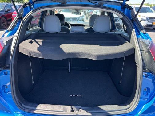 Electric Blue Metallic/Super Black 2023 Nissan Kicks SR