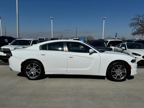 2016 Dodge Charger SE