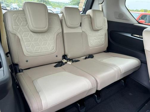 2025 Nissan Armada Platinum