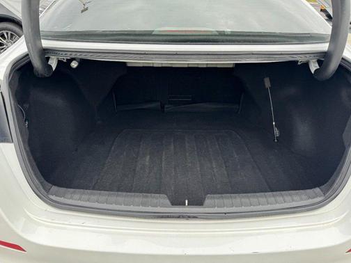 Snow White Pearl 2014 Kia Optima LX