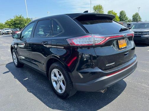 Tuxedo Black Metallic 2015 Ford Edge SE