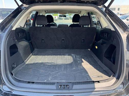 Tuxedo Black Metallic 2015 Ford Edge SE