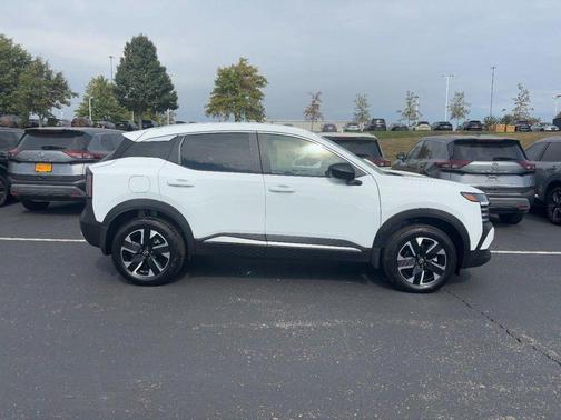 Fresh Powder 2026 Nissan Kicks SV