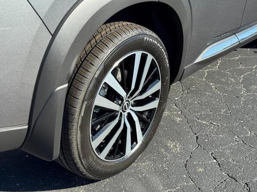 2025 Nissan Pathfinder Platinum 4WD
