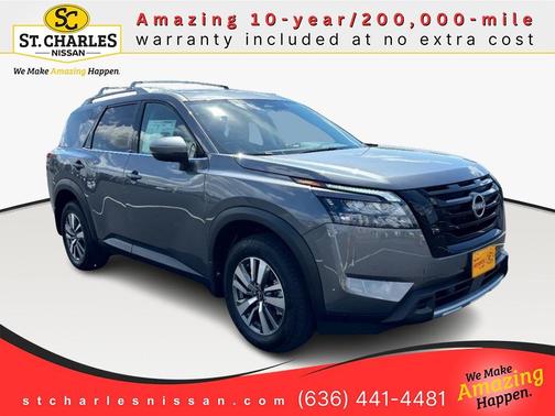 2025 Nissan Pathfinder SL