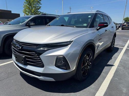 Silver Ice Metallic 2020 Chevrolet Blazer 2LT