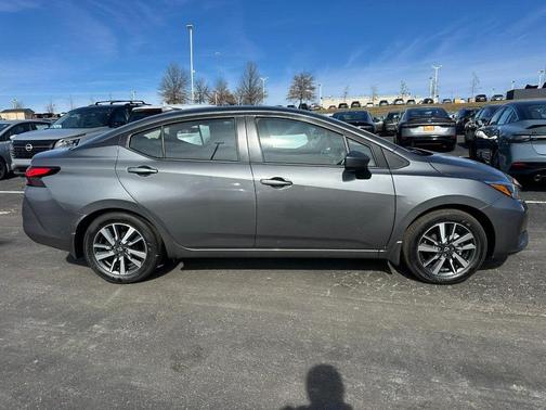 2025 Nissan Versa 1.6 SV