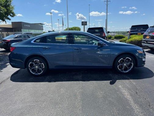 Lakeshore Blue Metallic 2024 Chevrolet Malibu FWD 1LT