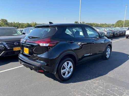 2025 Nissan Kicks S