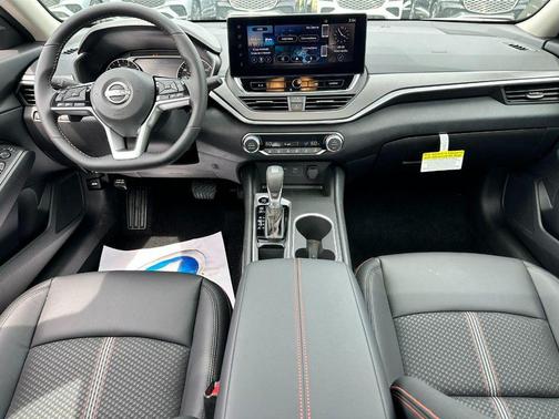 Super Black Clearcoat 2026 Nissan Altima SR FWD
