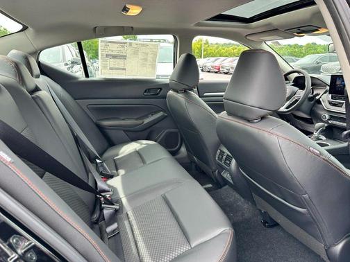 Super Black Clearcoat 2026 Nissan Altima SR FWD