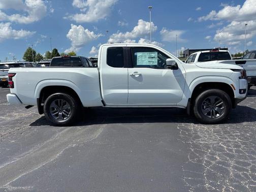 2025 Nissan Frontier SV