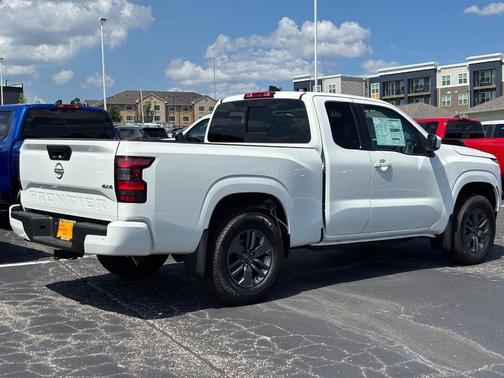 2025 Nissan Frontier SV