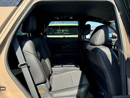 2025 Nissan Pathfinder Rock Creek
