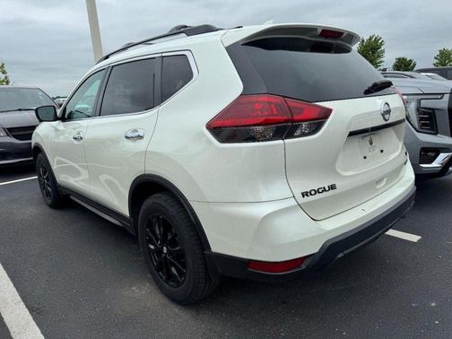 Pearl White 2018 Nissan Rogue SV