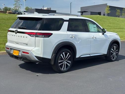 2025 Nissan Pathfinder Platinum