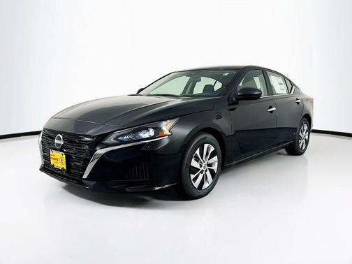 Super Black Clearcoat 2025 Nissan Altima S FWD