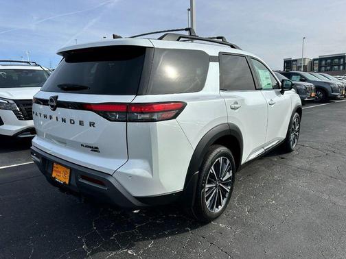 2026 Nissan Pathfinder Platinum
