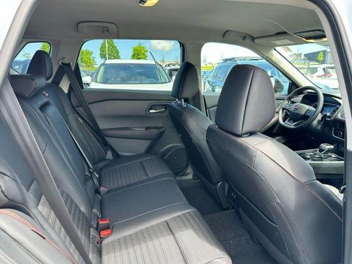 Everest White Pearl Tricoat 2026 Nissan Rogue Rock Creek
