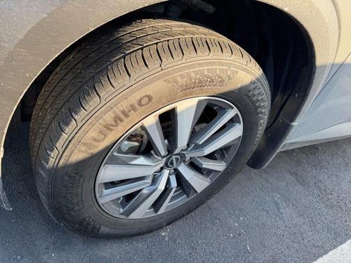 2024 Nissan Pathfinder SL FWD