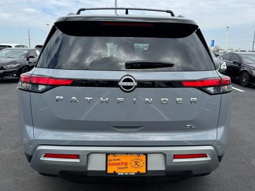 2024 Nissan Pathfinder SL FWD