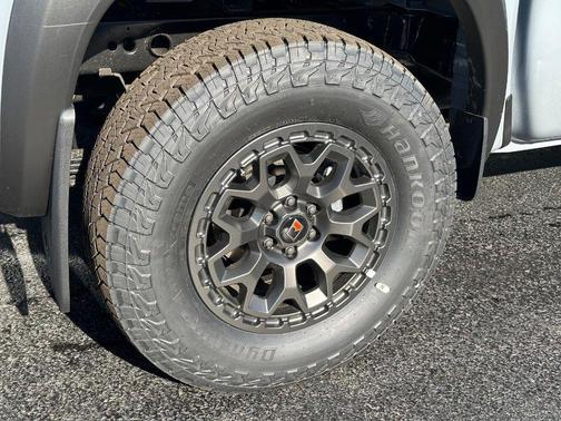 Boulder Gray Pearl 2026 Nissan Frontier PRO-4X