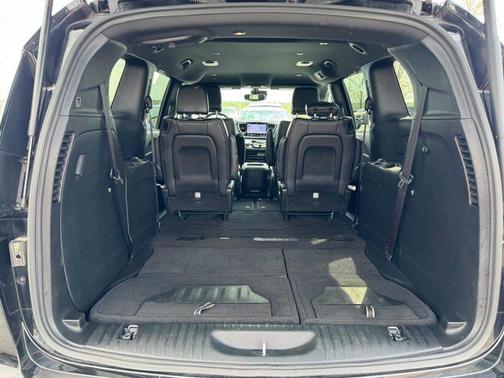 Diamond Black Crystal Pearlcoat 2025 Chrysler Pacifica L