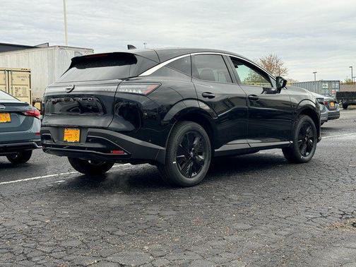 2025 Nissan Murano SV