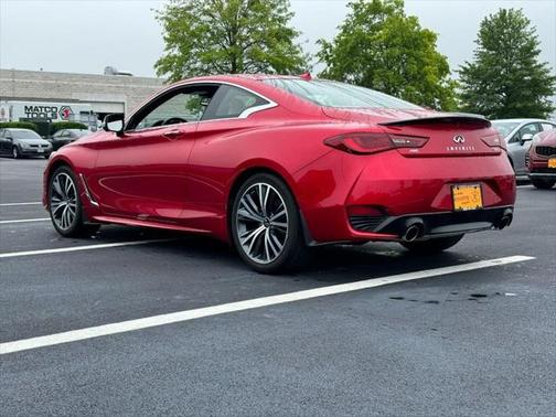 2022 INFINITI Q60 LUXE