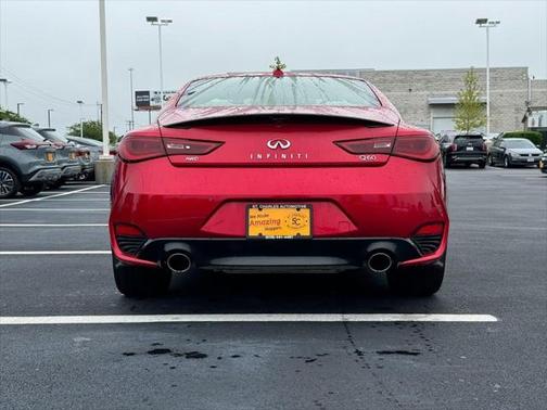 2022 INFINITI Q60 LUXE