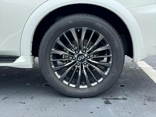 2023 INFINITI QX80 Premium Select