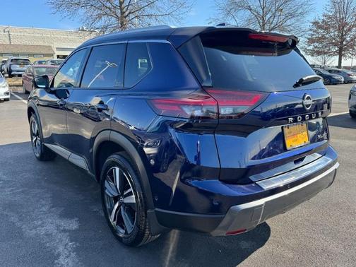 2025 Nissan Rogue SL