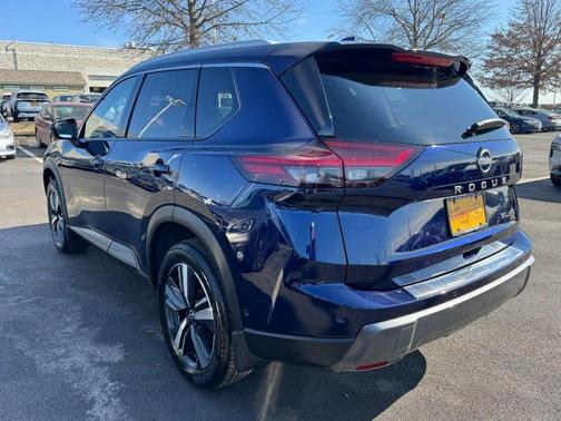 2025 Nissan Rogue SL