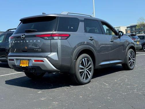 2025 Nissan Pathfinder Platinum