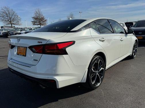 2023 Nissan Altima SR Intelligent AWD